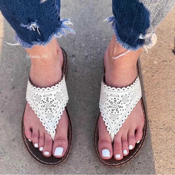 Shoes - 🎉LAST PAIR🎉Vegan leather sandal